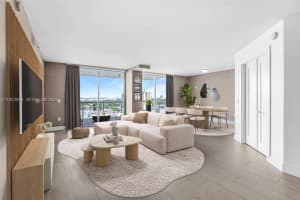 10 Venetian Way 1903 Miami Beach, FL 33139 - MLS#A11923999