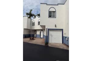 2927 Sw 18th Ter Fort Lauderdale, FL 33315 - MLS#A11924103