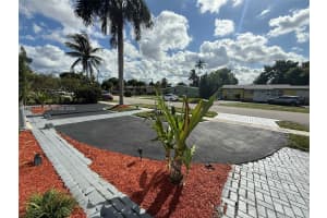 4411 Nw 34th St Lauderdale Lakes, FL 33319 - MLS#A11924123