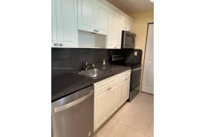 230 Lakeview Dr APT 107, Weston, FL 33326, - MLS#A11924127