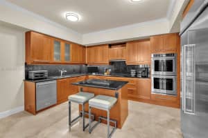 333 Las Olas Way 1705 Fort Lauderdale, FL 33301 - MLS#A11924128