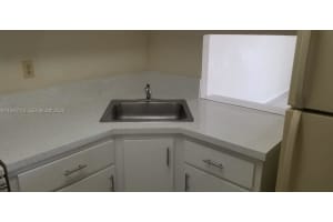 4550 Nw 9th St 719e, Miami