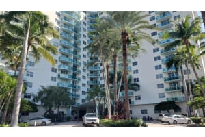 MLS# A11924173, Hollywood, Florida 33019