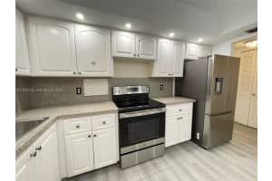 3800 N Hills Dr 308, Hollywood