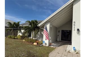 8611 Nw 51st Ct Lauderhill, FL 33351 - Off Market