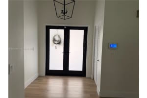 8611 Nw 51st Ct Lauderhill, FL 33351 - Off Market