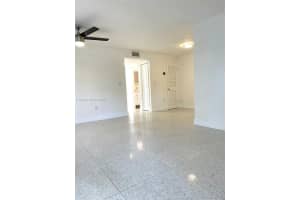 6424 Collins Ave 204 Miami Beach, FL 33141 - MLS#A11924300