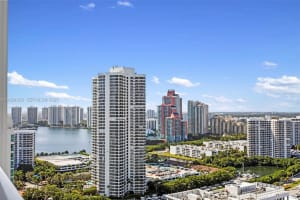 19500 Turnberry Way 26-c, Aventura