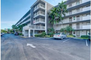 4800 Hillcrest Ln 511, Hollywood