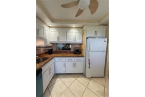 4800 Hillcrest Ln 511 Hollywood, FL 33021 - MLS#A11924370