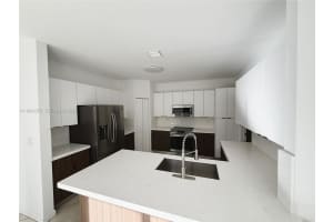 11378 Nw 72nd Ter Doral, FL 33178 - MLS#A11924373