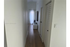 8611 Nw 51st Ct 8611 Lauderhill, FL 33351 - Off Market