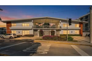 8080 Tatum Waterway Dr 25, Miami Beach