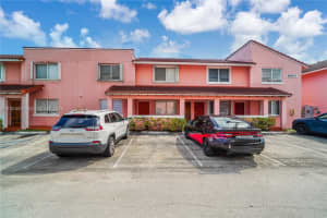 8021 Lake Dr 102, Doral
