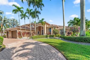 1470 Victoria Isle Dr, Weston