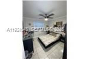 1471 W 43rd Pl 302 Hialeah, FL 33012 - MLS#A11924543