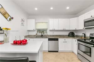 10851 Ne 2nd Ct Miami, FL 33161 - MLS#A11924546