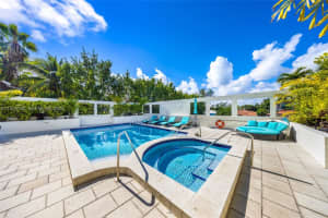 9172 Collins Ave 212, Surfside