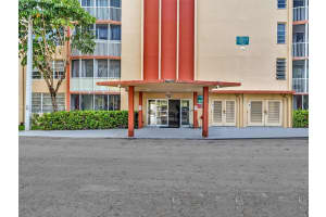 1780 Ne 191st St 205-2, Miami