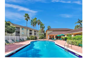 410 S Park Rd 207, Hollywood