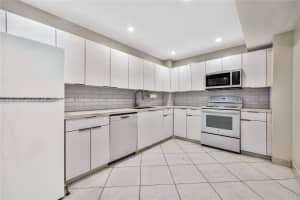 5825 Collins Ave APT 6E, Miami Beach, FL 33140, - MLS#A11924767