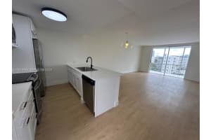 2930 Point East Dr E610, Aventura