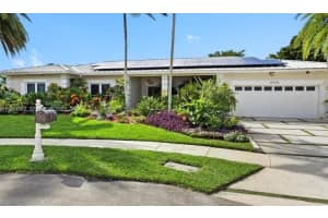 16751 Waters Edge Dr Weston, FL 33326 - MLS#A11924968