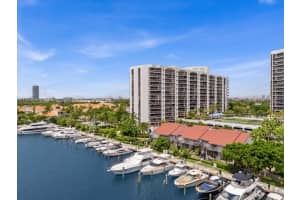 3610 Yacht Club Dr 805, Aventura