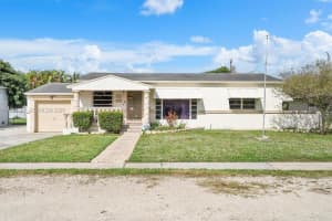 355 W 54th St, Hialeah