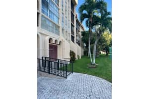 2001 Atlantic Shores Blvd APT 105, Hallandale Beach, FL 33009, - MLS#A11925106