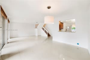 5127 Nw 102nd Ct 5127 Doral, FL 33178 - MLS#A11925115