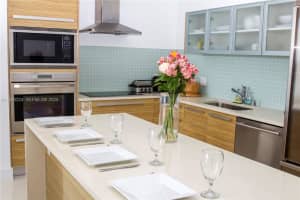 2020 N Bayshore Dr 809, Miami