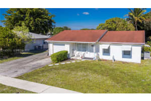 8221 Sw 10th St North Lauderdale, FL 33068 - MLS#A11925231