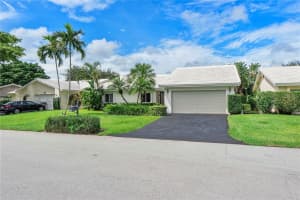 5667 N Cameo Dr N, Boca Raton
