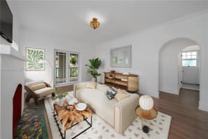 828 Nw 9th Ave Miami, FL 33136 - MLS#A11925322