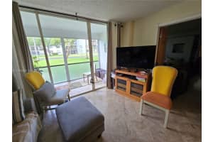 114 Royal Park Dr 1b, Oakland Park