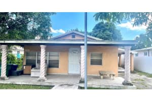 3630 Nw 98th St, Miami