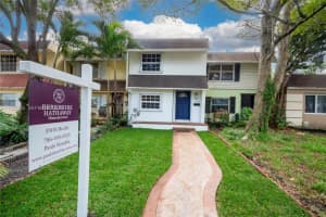 1734 Ne 142nd St, North Miami