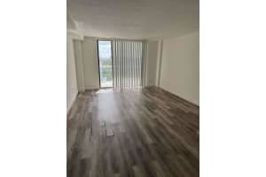 13499 Biscayne Blvd 1404, North Miami