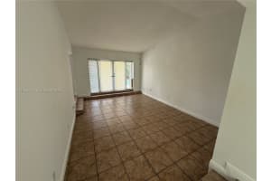 19952 Nw 62nd Ct Hialeah, FL 33015 Sold 12/09/25
