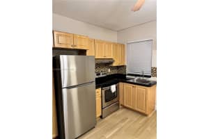 1021 Nw 3rd St 108, Miami