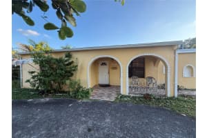 1150 Ne 142nd St, North Miami