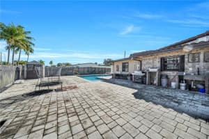 9940 SW 72nd St, Miami, FL 33173, - MLS#A11925704