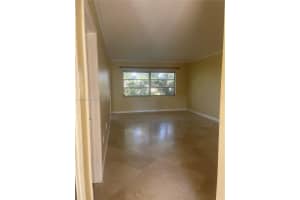 2815 Ne 201st Ter L225, Aventura