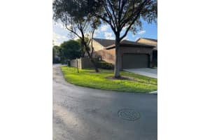 6569 Windsor Dr, Parkland 6569 Windsor Dr, Parkland