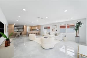 1218 Lincoln St Hollywood, FL 33019 - MLS#A11925798