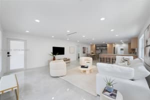 1218 Lincoln St Hollywood, FL 33019 - MLS#A11925798