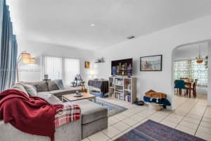 2271 SW 11th St, Miami, FL 33135, - MLS#A11925944