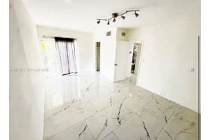 2646 Polk St APT 4, Hollywood, FL 33020, - MLS#A11925972