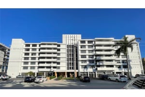 10101 E Bay Harbor Dr APT 402, Bay Harbor Islands, FL 33154, - MLS#A11925990
